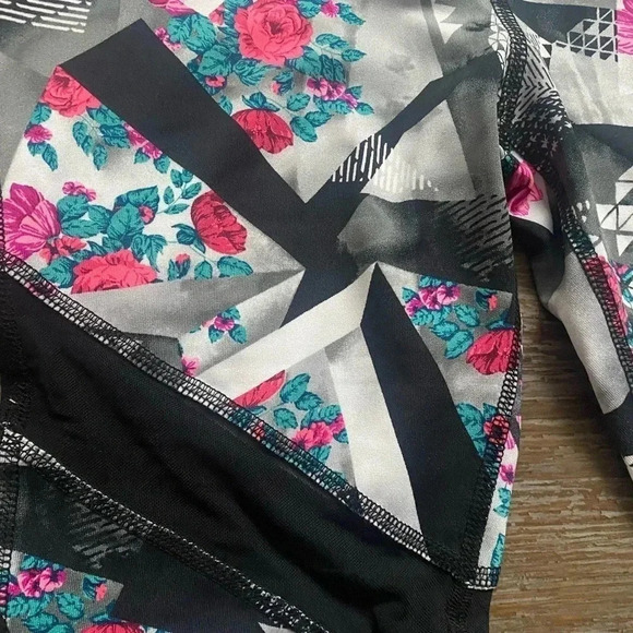 Material Girl Active Leggings NWT small Rose Print Black Mesh - Picture 2 of 5